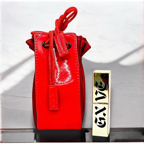 GXVE Original Sauce Liquid Lipstick + MAC Patent Drawstring Bag - Picture 6 of 13